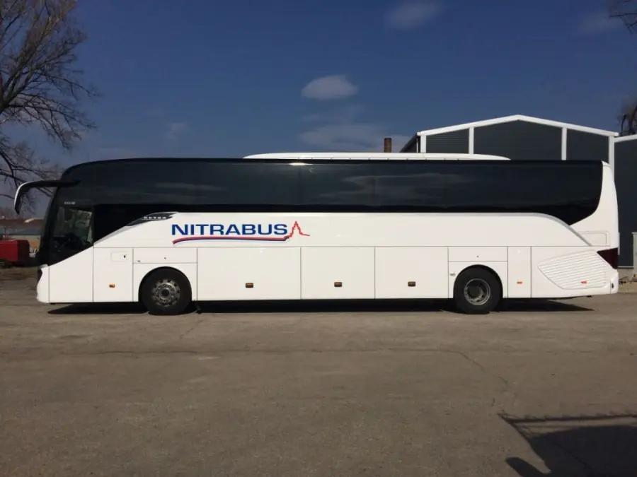 Zájazdový autobus Setra NITRABUS z boku